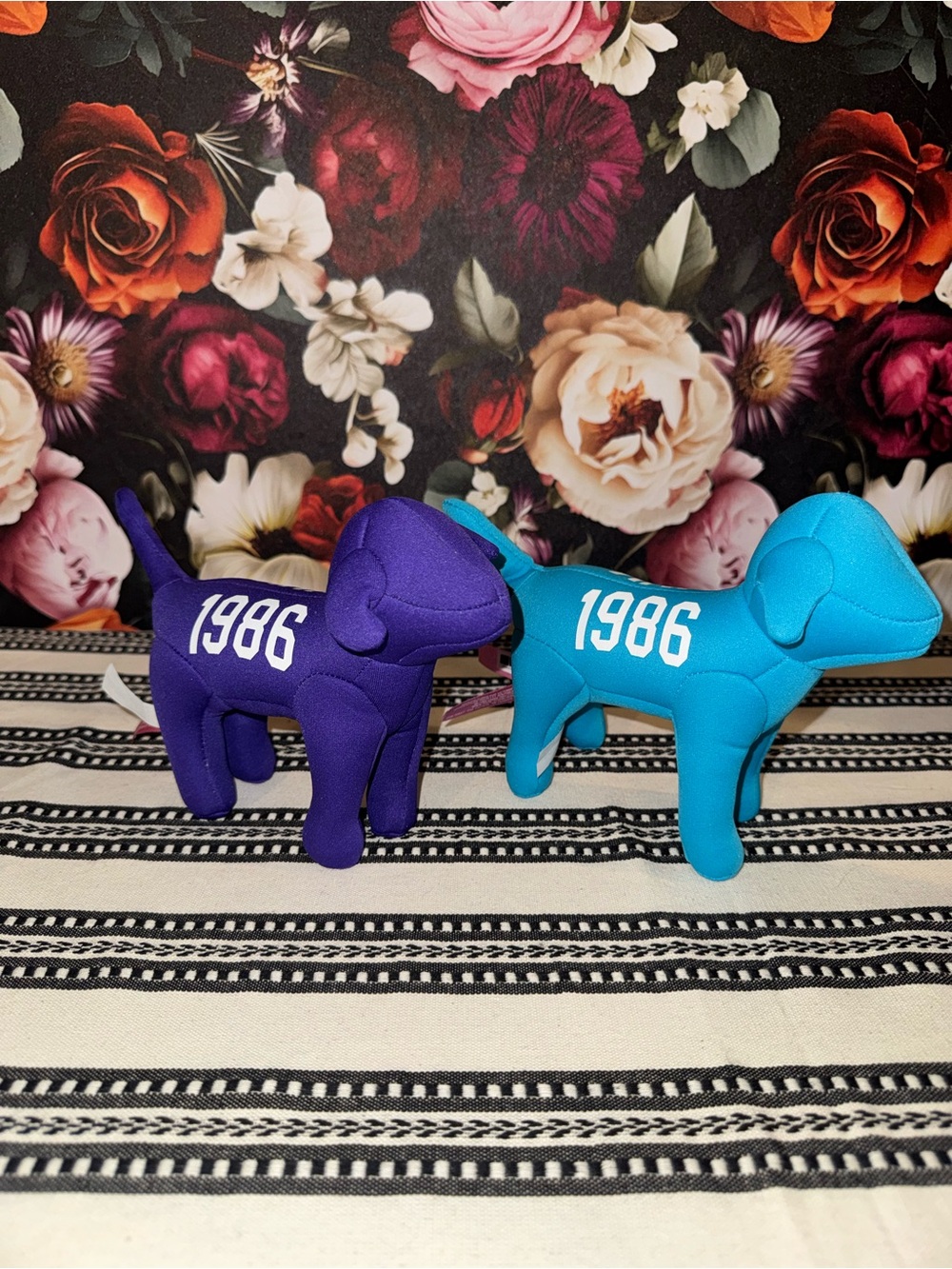 NWT PINK Victoria’s Secret Y2K Vintage
PINK Mini Dog Set in Purple and Teal